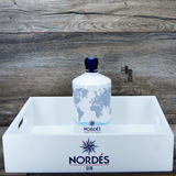 Nordes Gin mit 1x Originalen Nordes Holz Serviertablett, Spanien, 0,7l, 40%